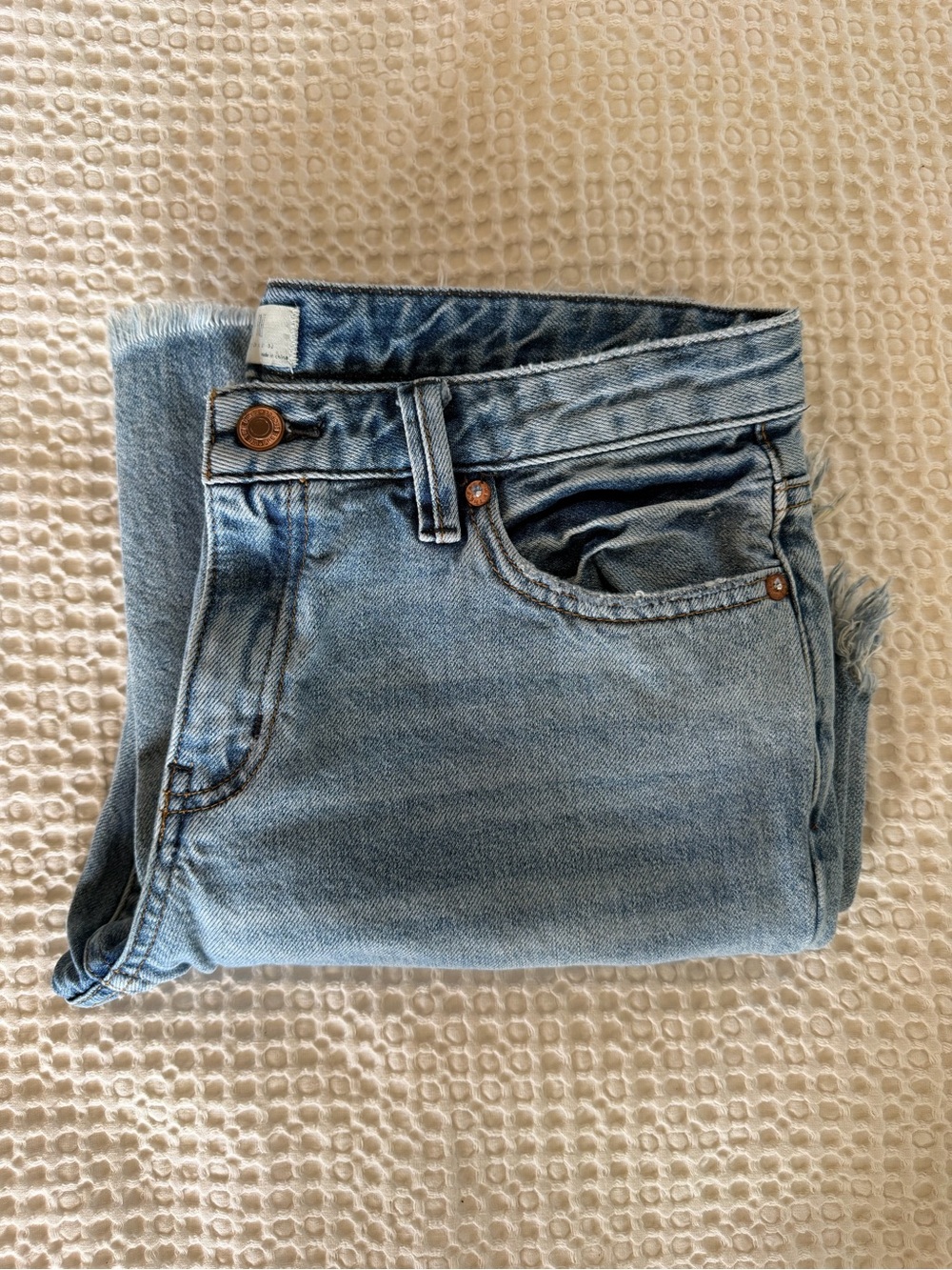 We The Free Raw Hem Flare Jeans Light Wash Size 28 - Picture 13 of 14